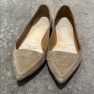 SALVADOR FERRAGAMO FLATS IN TAN SUEDE SIZE 7